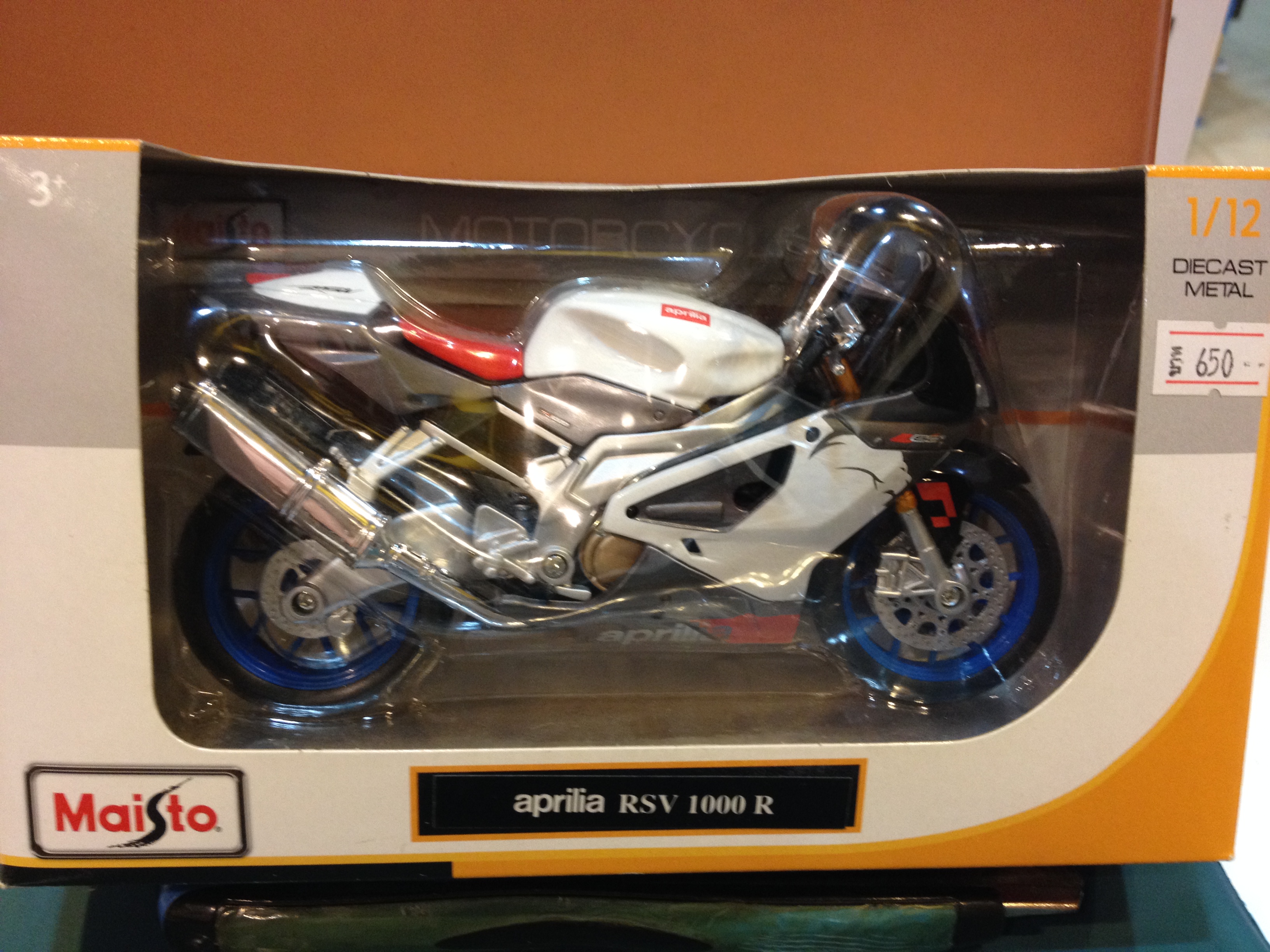 1:12 Aprilia RSV 1000R