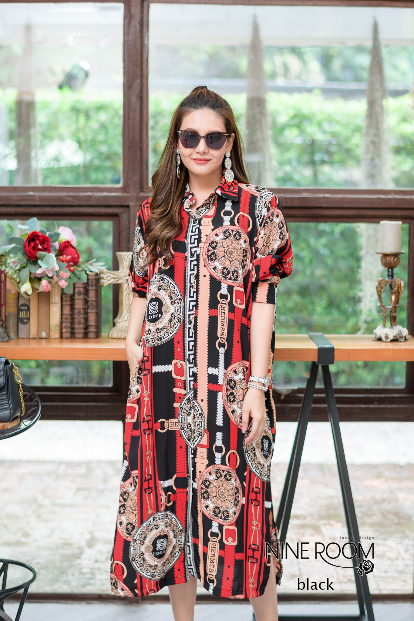 SaLe+++#Nine Room 14106 MAXI SHIRT - แม๊กซี่เชิ๊ตแขนยาวคอปก พร้อมสาบกระดุมยาวด้านหน้า ใช้ผ้าโพลี่ฯผสมซิลล์เกรดพรีเมี่ยม (PREMIUM POLY MIX SILK ) เนื้อผ้าดี ตัวผ้านุ่ม ไม่คัน มีความโดดเด่นด้วยงานพิมพ์ลายไฮแบรนด์ทั้งตัว มาพร้อมกระเป๋าข้างค่ะ •Color |3สี 1.