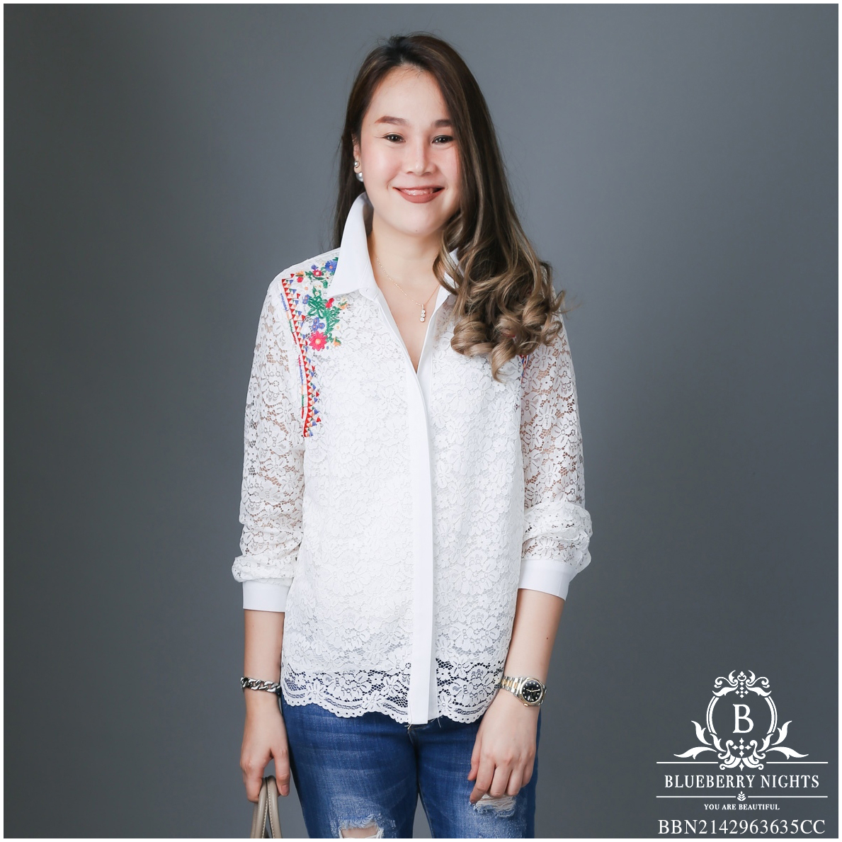 SaLe++#Blueberry Nights B3668 NEW เสื้อเชิ้ตลูกไม้อิตาลีปักลายดอกไม้ ผ้าลูกไม้อิตาลีเกรดพรีเมี่ยมเนื้อนุ่มเบาใส่สบายมากค่ะ แพทเทิร์นเสื้อเชิ้ตกระดุมหน้ายาวตลอด ดีเทลด้านหน้าปักดิ้นลายดอกไม้สวยหรูค่ะ มีซับในทั้งตัว ♡เหมาะสำหรับสาวๆรอบอก(36-44)ɦ