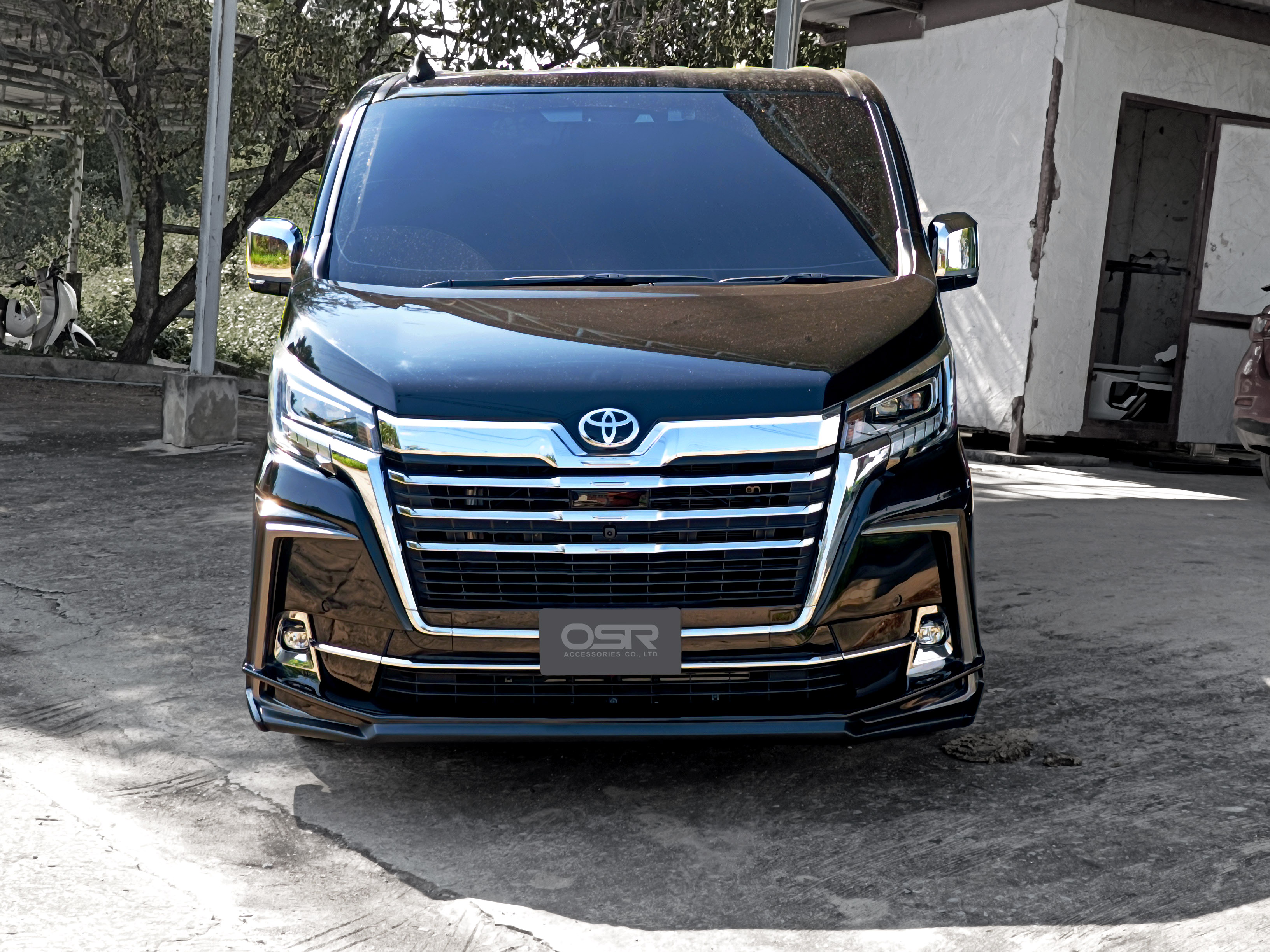 ชุดแต่งรถ สเกิร์ต-สปอยเลอร์ Toyota Majesty ทรง ATIVUS by OSR