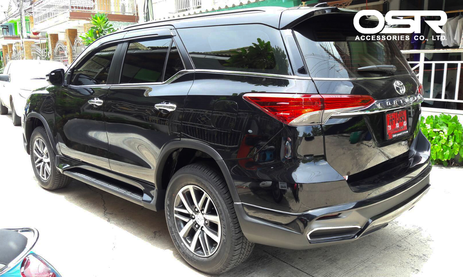 ชุดแต่งรถ สเกิร์ต-สปอยเลอร์ New Fortuner 2016 ทรง Ativus by OSR