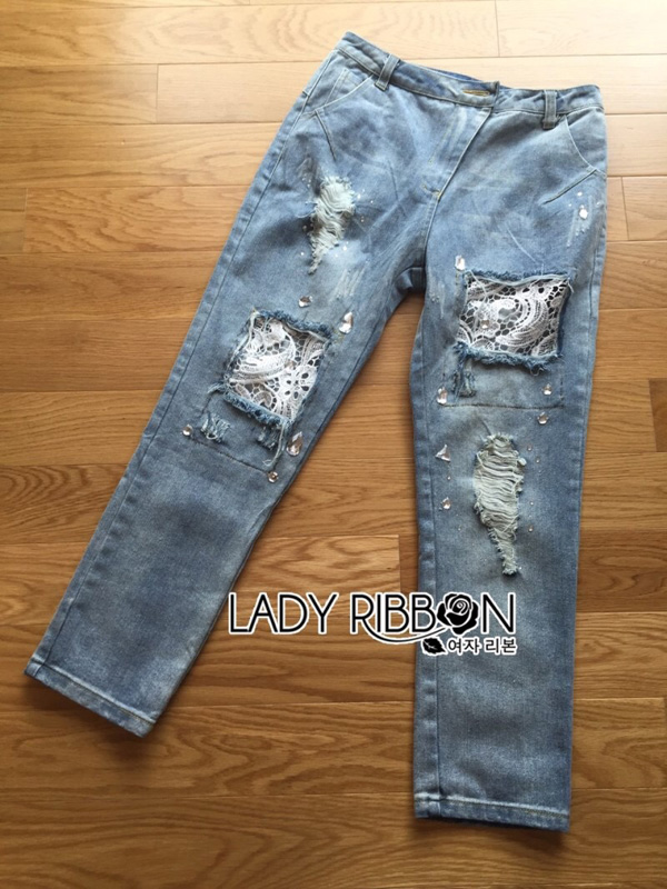 Sale++Lady Ribbon**PA0323**(M) Lady Sophie Embellished Lace Ripped Skinny Jeans กางเกงยีนส์ขายางทรงสกินนี่แบบขาดๆประดับผ้าลูกไม้และตกแต่งคริสตัล ตัวนี้ใส่แล้วเก๋ไม่เหมือนใครเลยจริงๆค่ะ ไม่ได้เป็นแค่กางเกงยีนส์ธรรมดาๆ แต่เพิ่มรายละเอียดที่น่าสนใจด้วยการฉีก