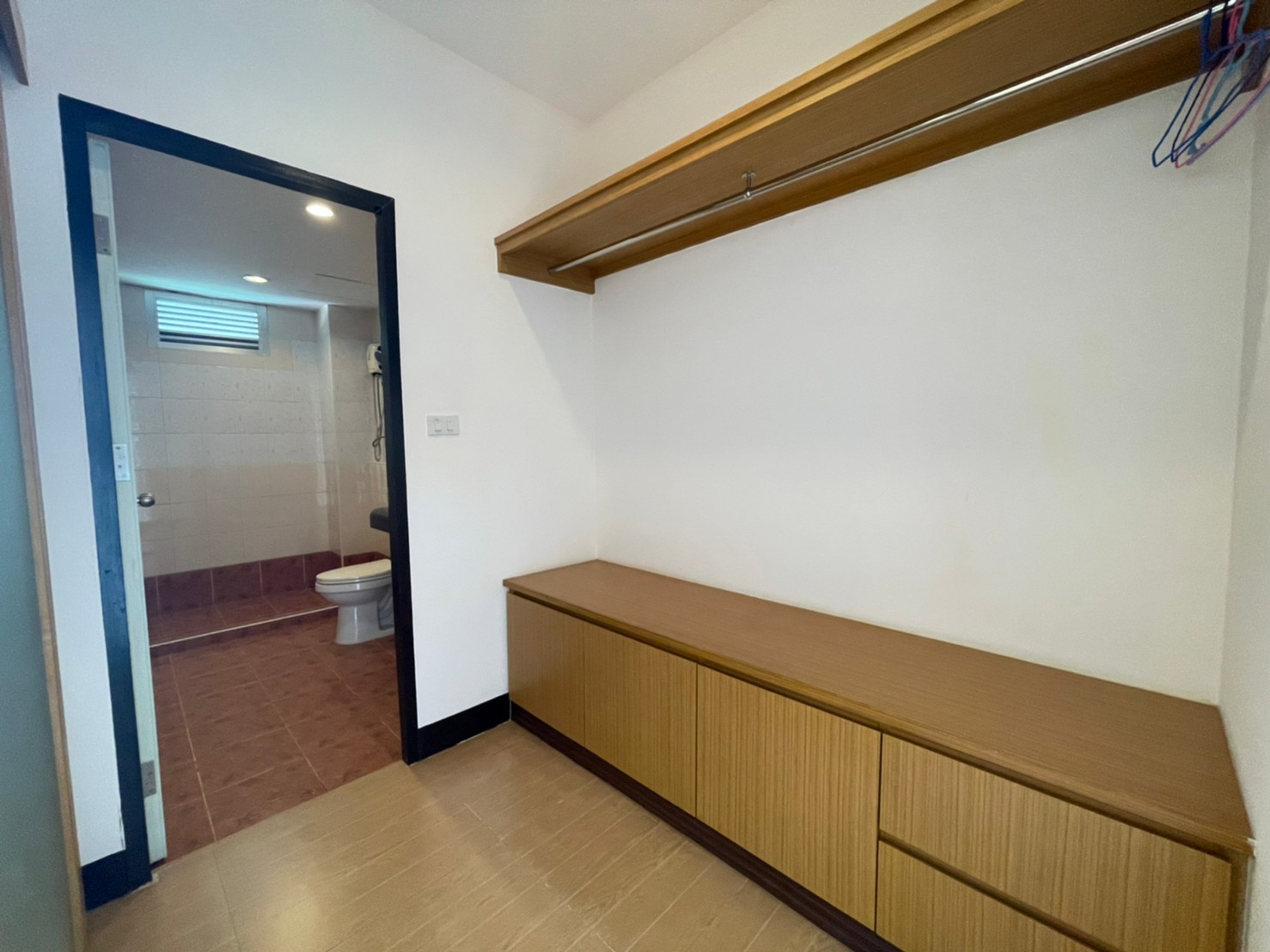 31231-ขายอพาร์ทเมนต์ ถนนจอมเทียน สาย 2 บางละมุง ราคาถูก