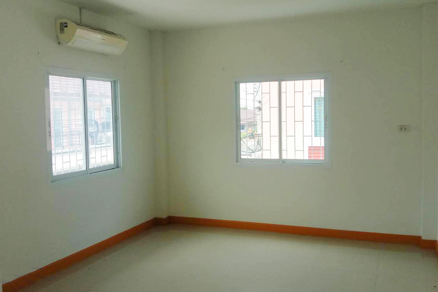 73619-ขายทาวน์เฮ้าส์ หมู่บ้านฟ้าใสวิลล์ อมตะนคร พานทอง ชลบุรี