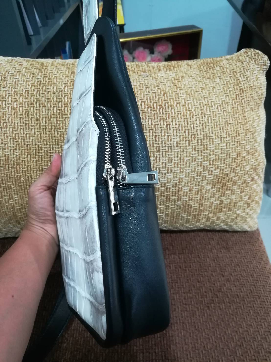 กระเป๋าหนังจระเข้แท้คาดไหล่, คาดหลัง, สะพายลำลอง