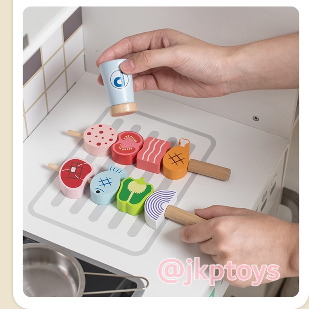 ⭐มีบริการประกอบใฟ้ ชุดครัว+ตู้เย็น สูง 96.5 ซม ไมโครเวฟ เตาอบ อ่างล้างจาน มีเสียง มีไฟ ชุดครัวไม้ของเล่น ชุดครัวเด็ก