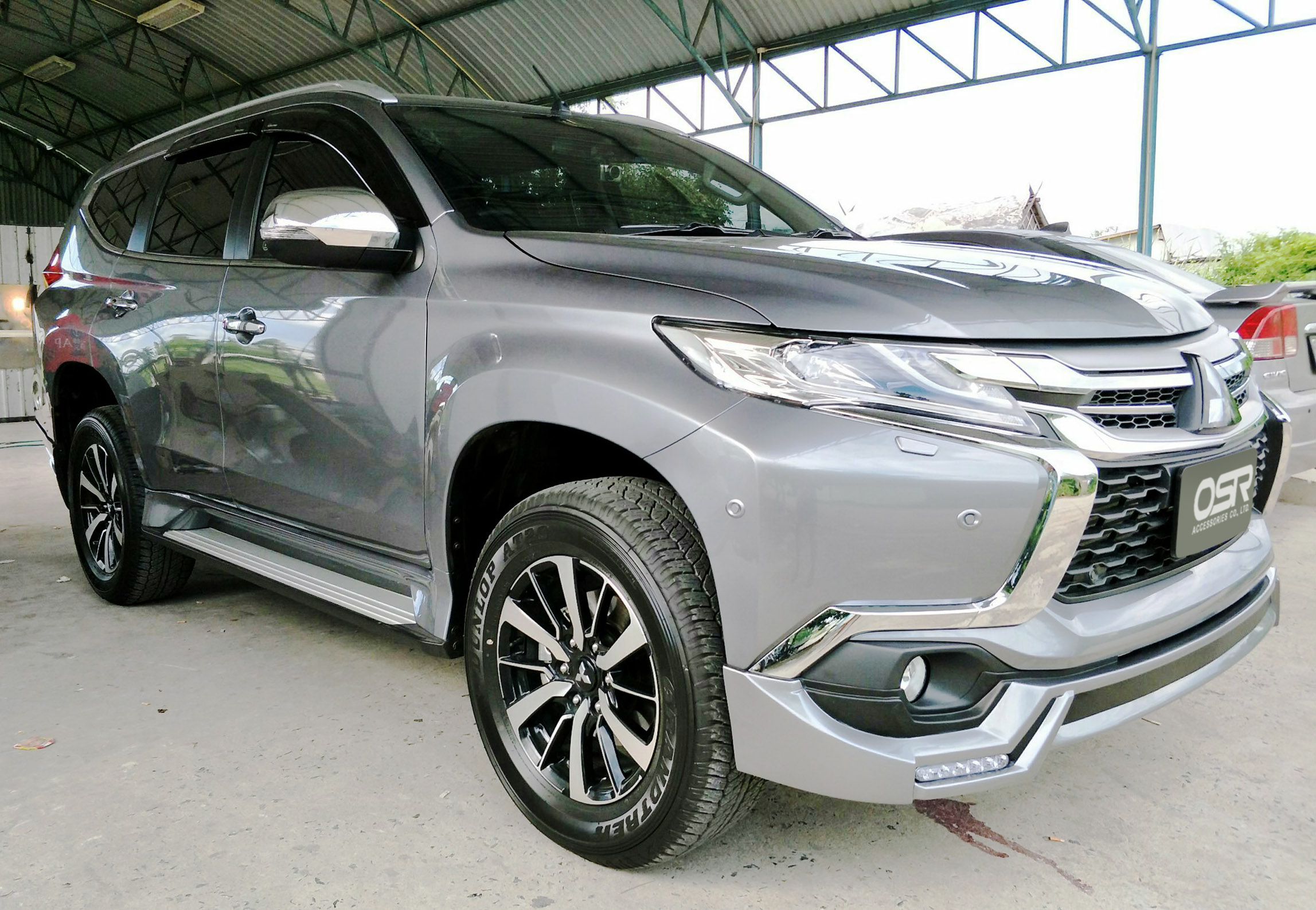 ชุดแต่งรถ สเกิร์ต-สปอยเลอร์ Pajero Sport 2016 ทรง AT-2 by OSR