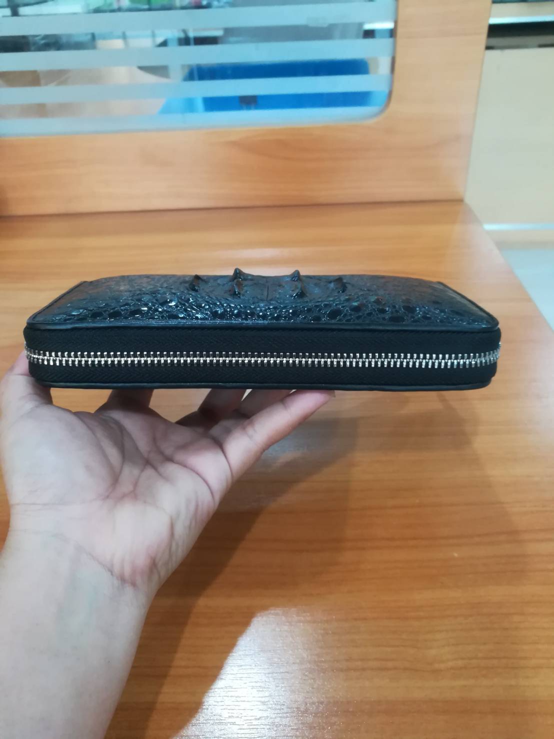 กระเป๋าหนังจระเข้แท้แบบซิปเดี่ยว(หนังกระดูกหัว)