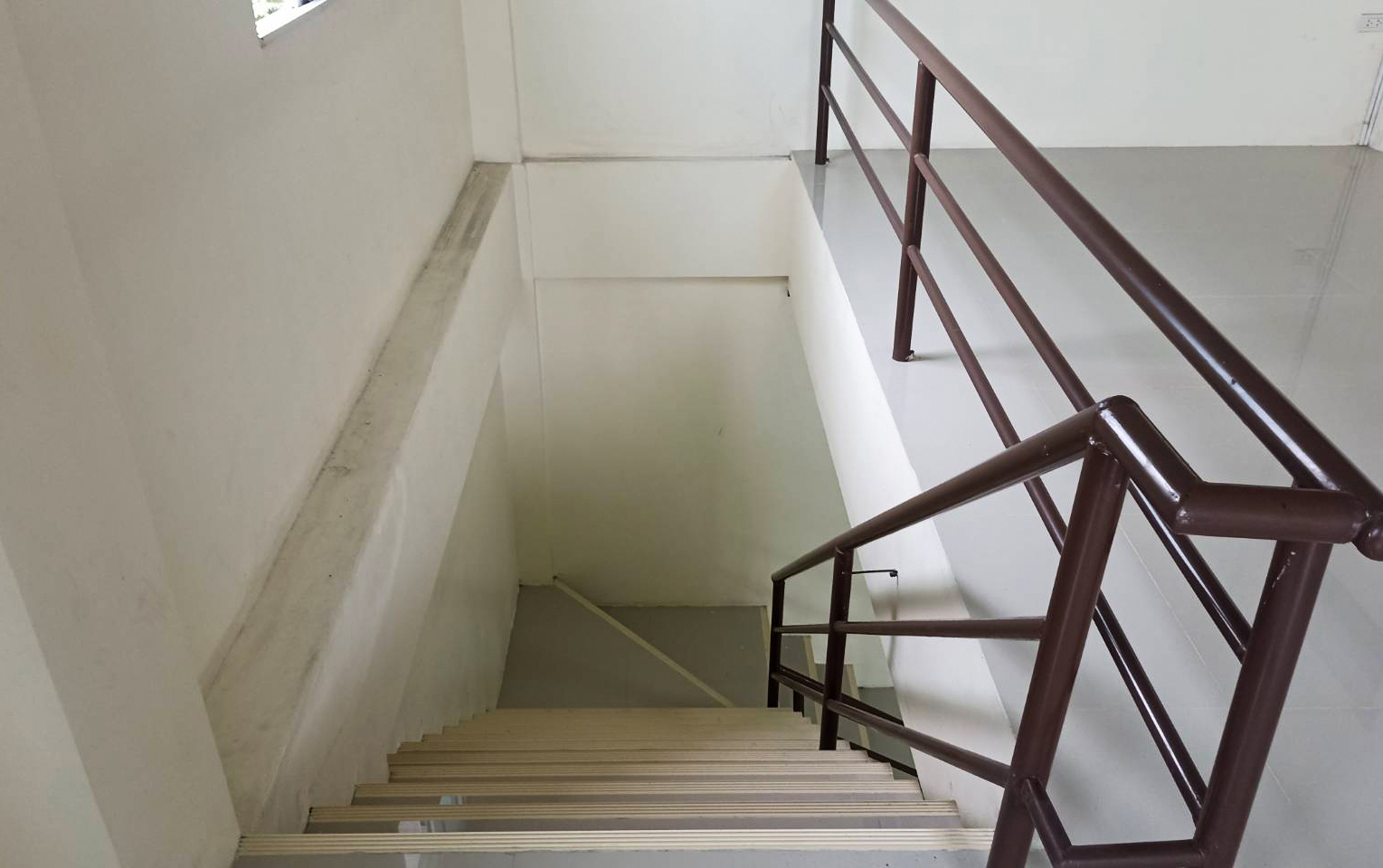 75010-ขายอาคารพาณิช์ หลังมุม สุรณรงค์ 10 ถนนสุขุมวิท บ้านสวน ชลบุรี