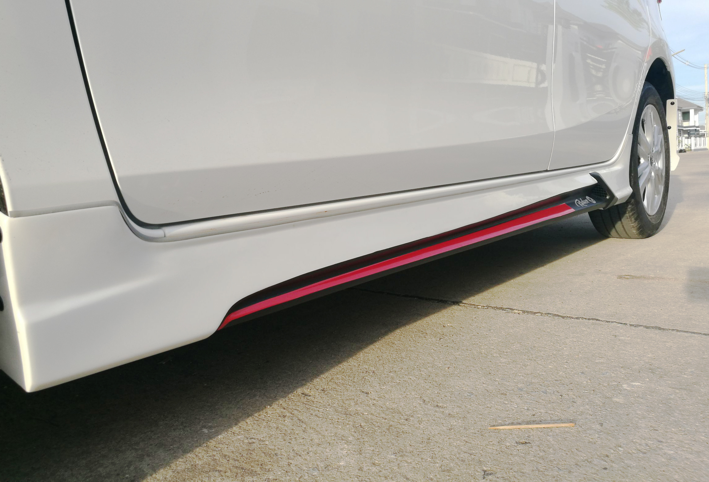 ชุดแต่งรถ สเกิร์ต-สปอยเลอร์ New Yaris 2018 ทรง Rider-M