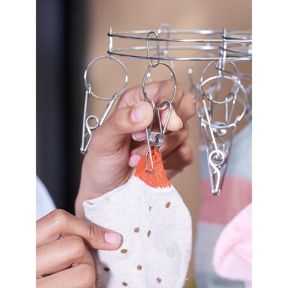 !!สินค้าขายดี!! ที่แขวนผ้าพร้อมไม้หนีบ พวงหนีบผ้า ที่หนีบผ้า Clothes Spin Hanger