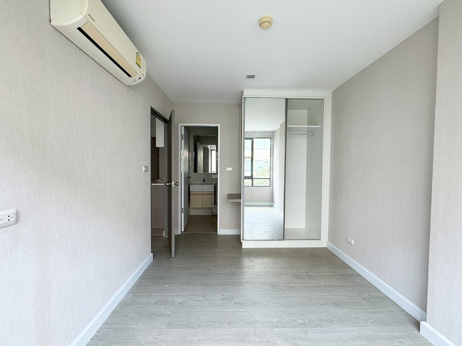 72252-ขายคอนโด Metro Luxe Ratchada ห้องใหม่ วิวสวย พร้อมอยู่ กรุงเทพ