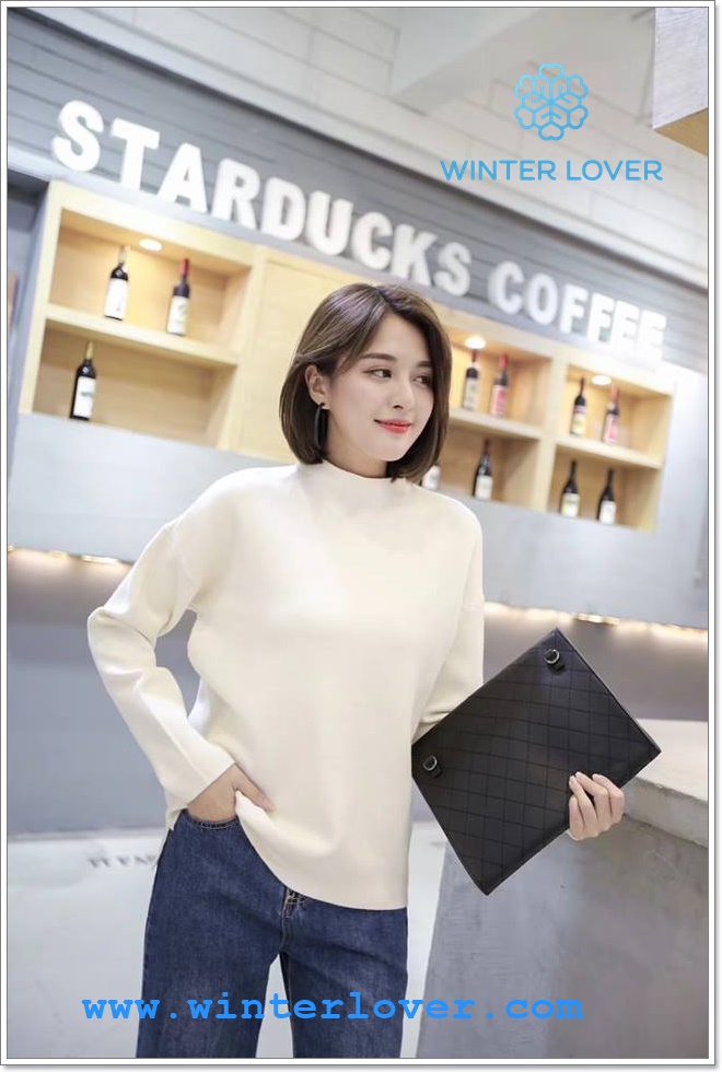 เสื้อไหมพรมแขนยาวคอปีน สีขาวครีม สวยหรูไหมพรมเนื้อแน่นหนานุ่ม อุ่น(พร้อมส่ง)(Free Size)