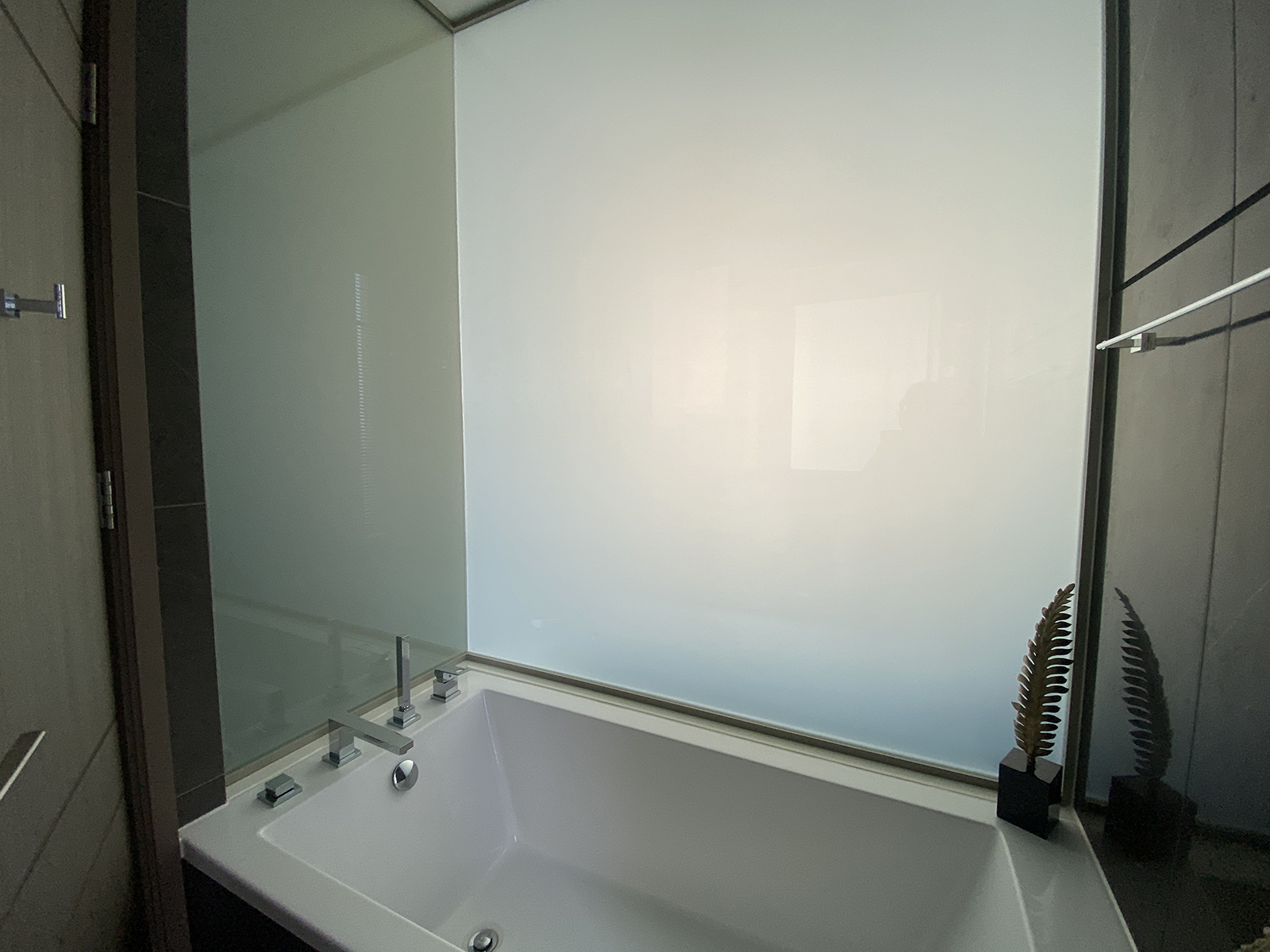 83465-ขายคอนโด The Esse at Singha Complex ใกล้ ARL มักกะสัน