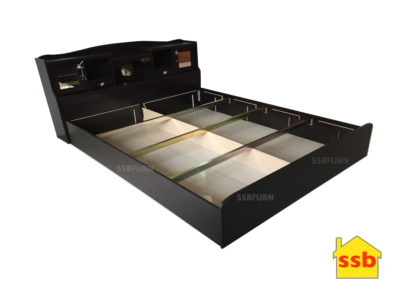 เตียงไม้ขนาด 5 ฟุต พร้อมที่นอน หัวเตียงมีโคมไฟปลั๊กไฟ ล็อคเกอร์เก็บของ