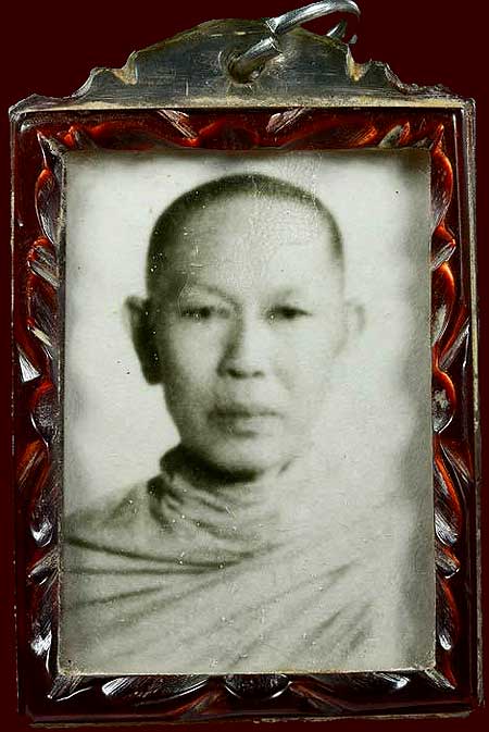 ภาพถ่ายติดหนังเสือ