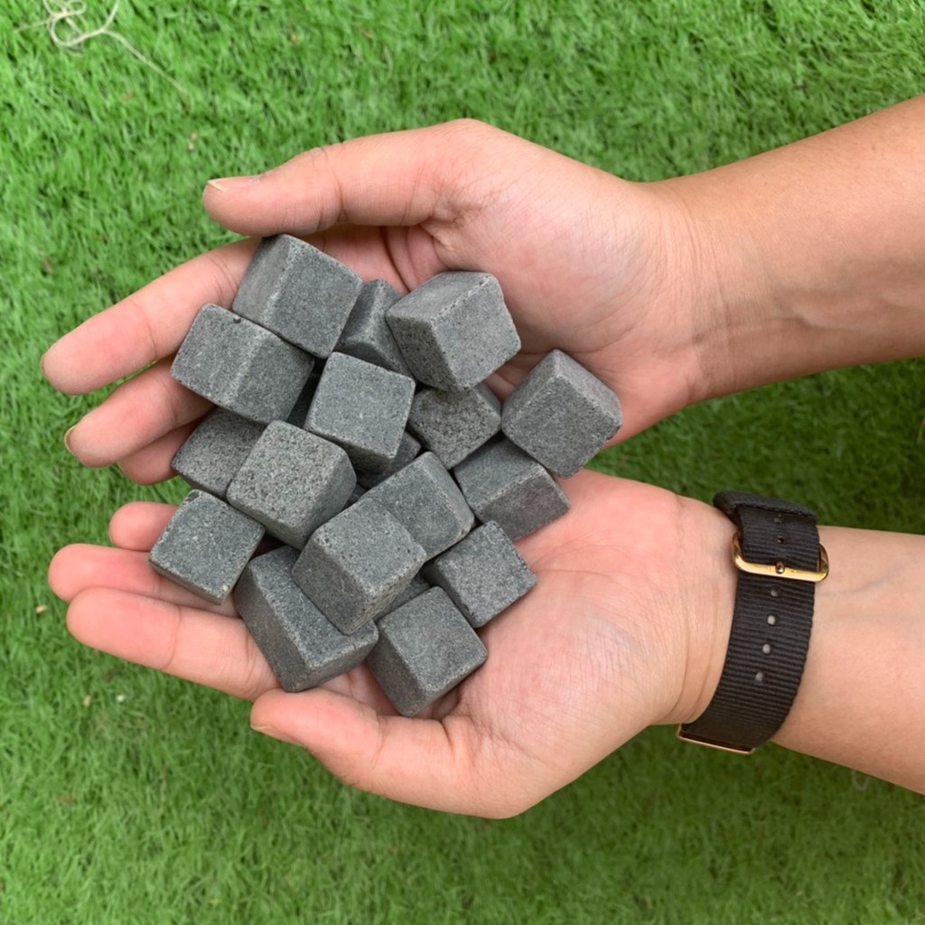 หินแกรนิต สปาร์คเกอร์ แบล็สโตน (หินตกแต่งสี่เหลี่ยม) ปูนปั้น จัดสวน ประดับสวน แต่งสวน "Bunny Brown"