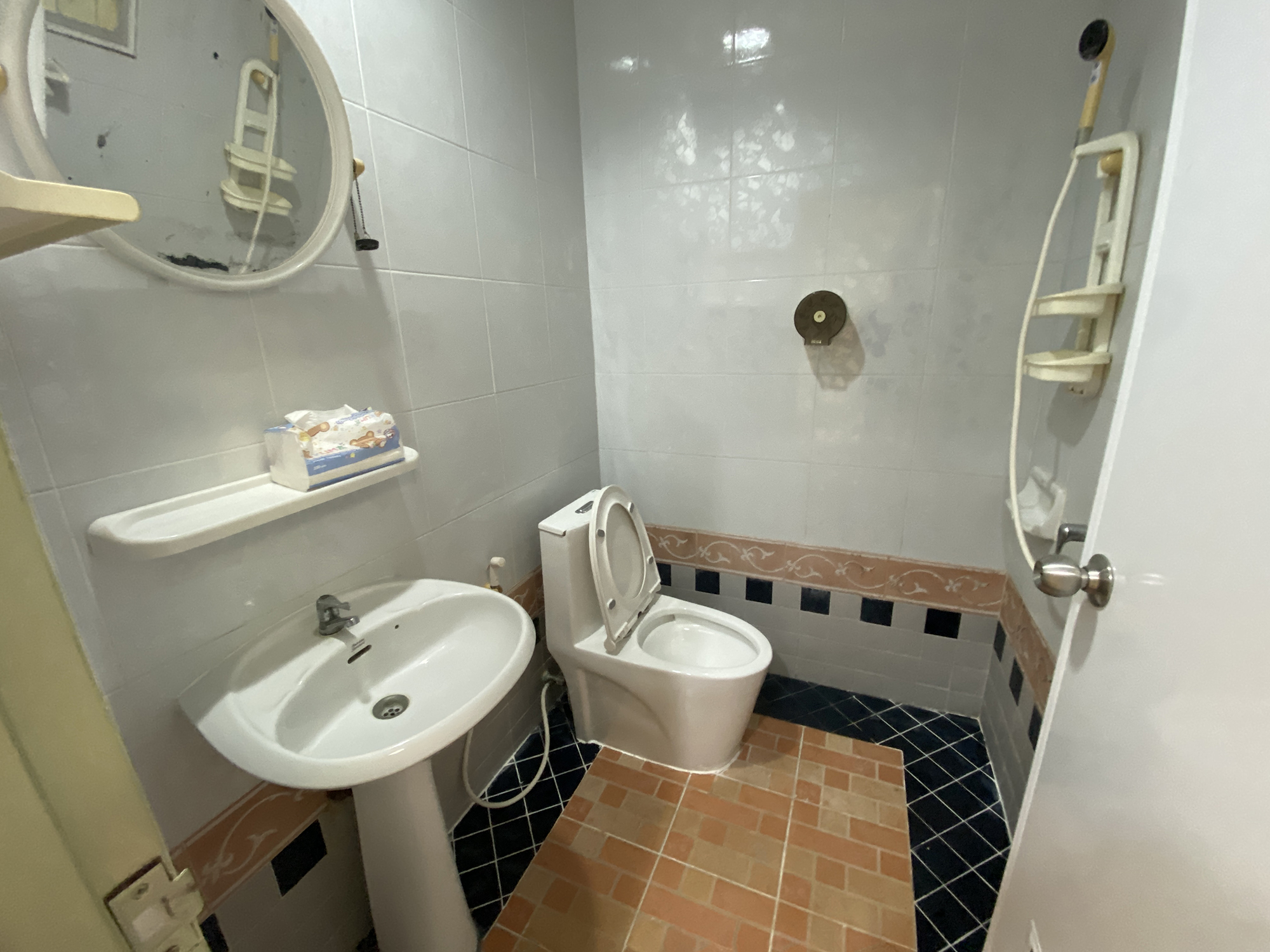 86336-ขายทาวน์เฮ้าส์ หมู่บ้านขจีนุช ถนนราชพฤกษ์ ลาดหลุมแก้ว ปทุมธานี