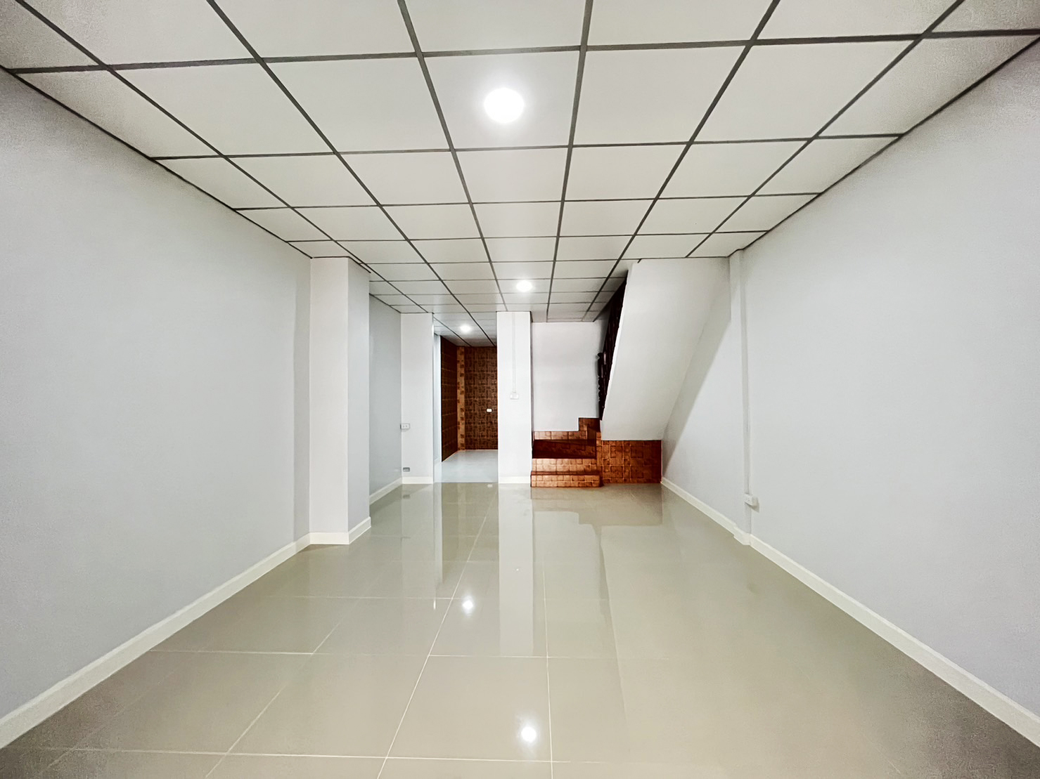 76997-ขายทาวน์เฮ้าส์ หมู่บ้านเลิศอุบล คลองห้า ใกล้มอเตอร์เวย์ถนนกาญจนาภิเษก ลำลูกกา ปทุมธานี