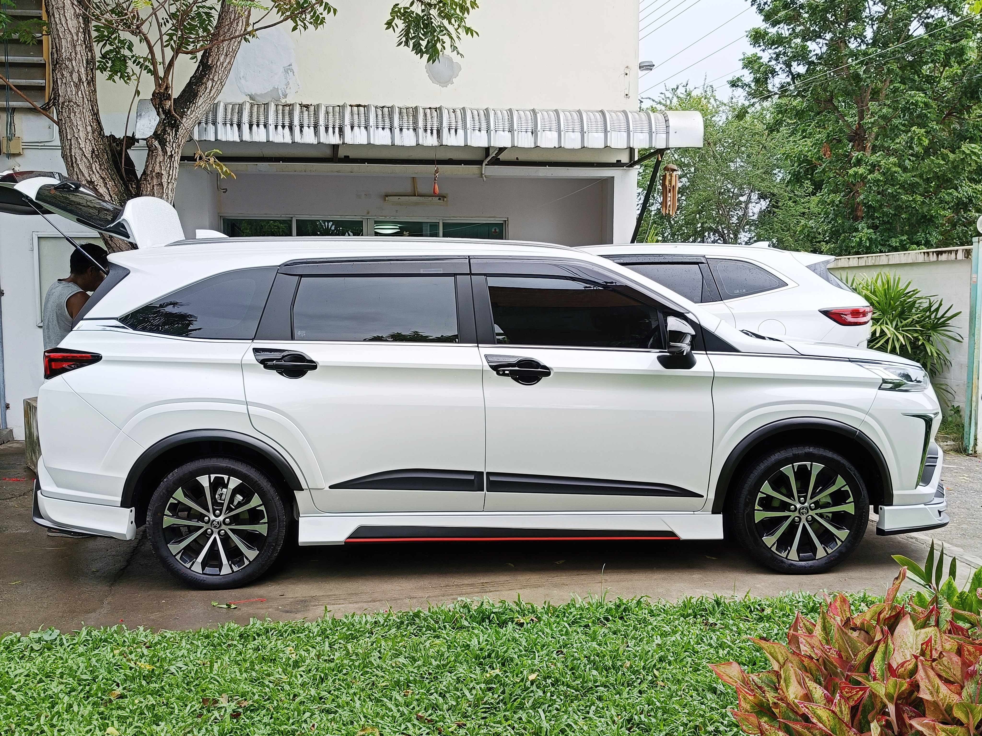 ชุดแต่งรถ-สเกิร์ต-สปอยเลอร์ Toyota Veloz 2022 ทรง SR-Limited