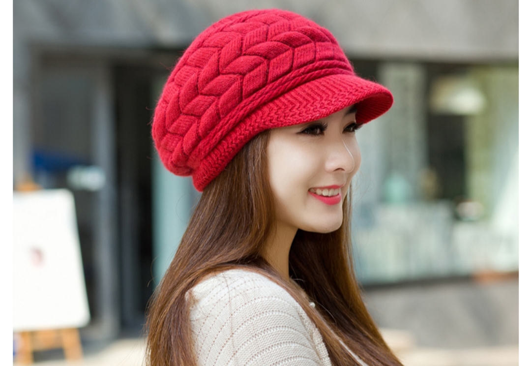 หมวกไหมพรมทรงเเก็ปสีแดงสวยหรูด้านในบุขน(พร้อมส่ง)(Free Size)