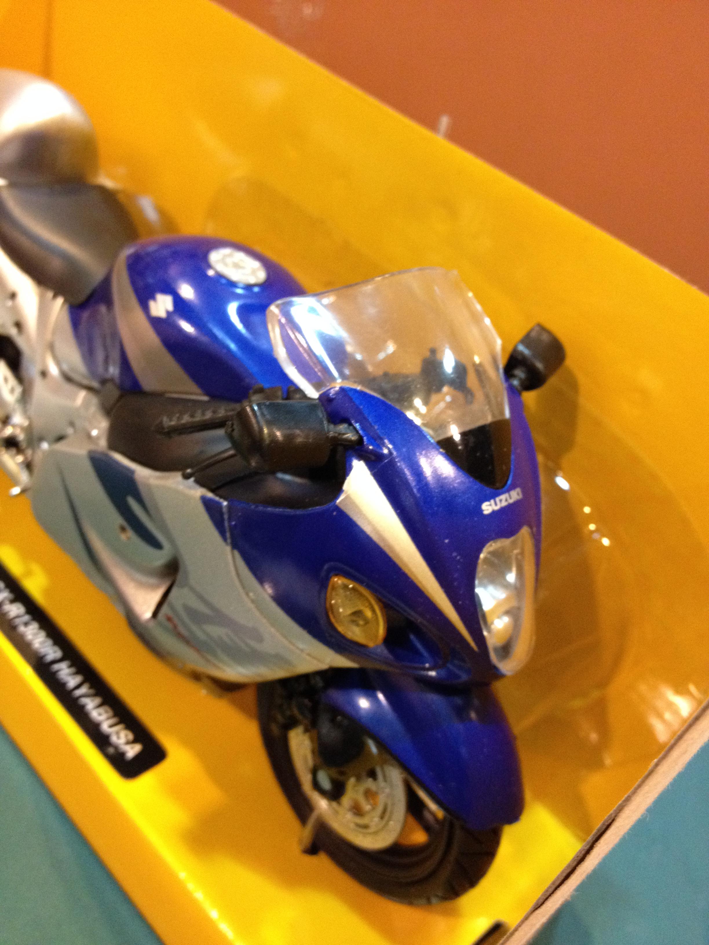 1:12 SUZUKI GSX-R1300R HAYABUSA