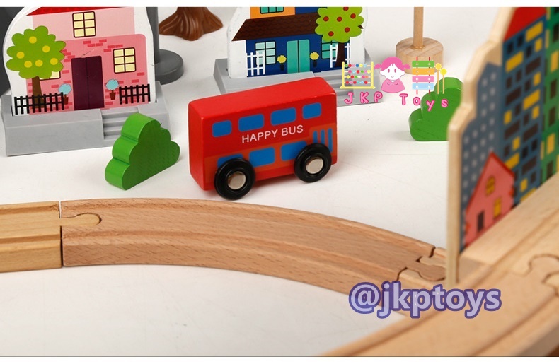 บล็อคไม้ รางรถไฟไม้ 92ชิ้น มีเสียง รถใส่ถ่านวิ่งเองได้