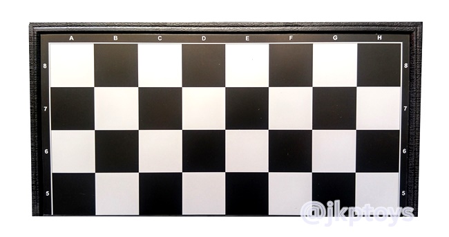 กระดานหมากรุกสากล เป็นเเม่เหล็ก กระดานพับเก็บ พกพาได้ ขนาด 30x30 ซม