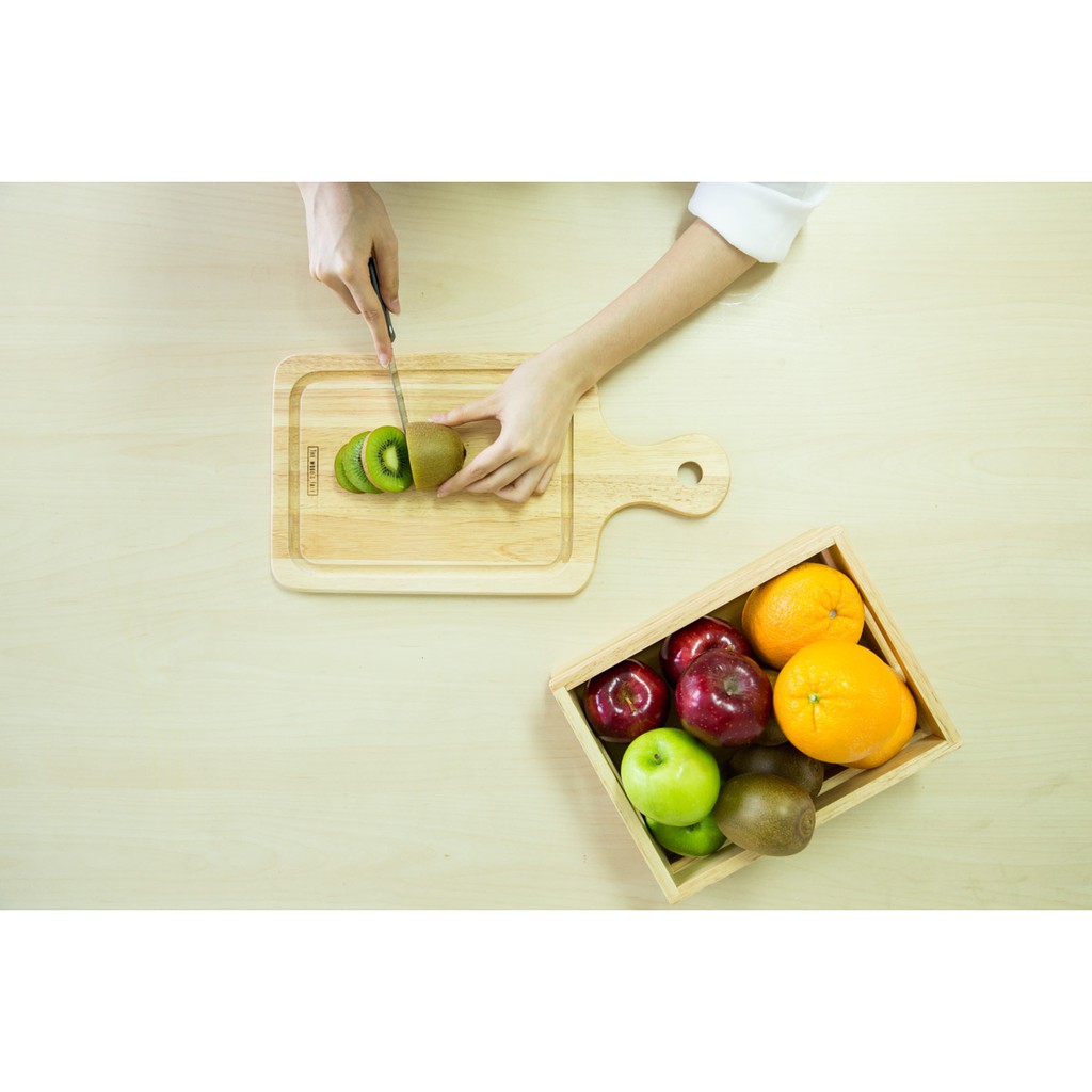 The Wood's Tale เขียงไม้ แท้ SERVING BOARD (M) สำหรับสับหั่นหรือเสิร์ฟอาหาร