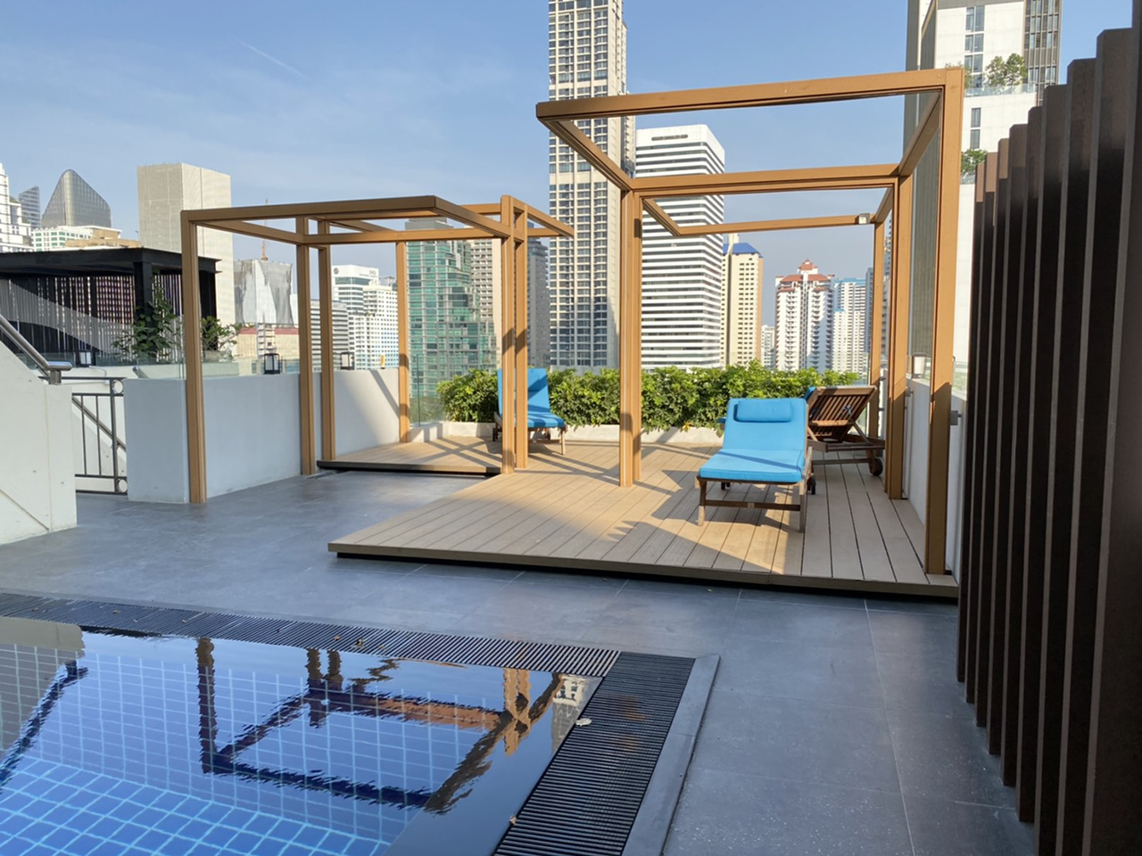 72110-ขายคอนโด สุขุมวิท สวีท ห้องมุม ซอยสุขุมวิท 13 กรุงเทพ