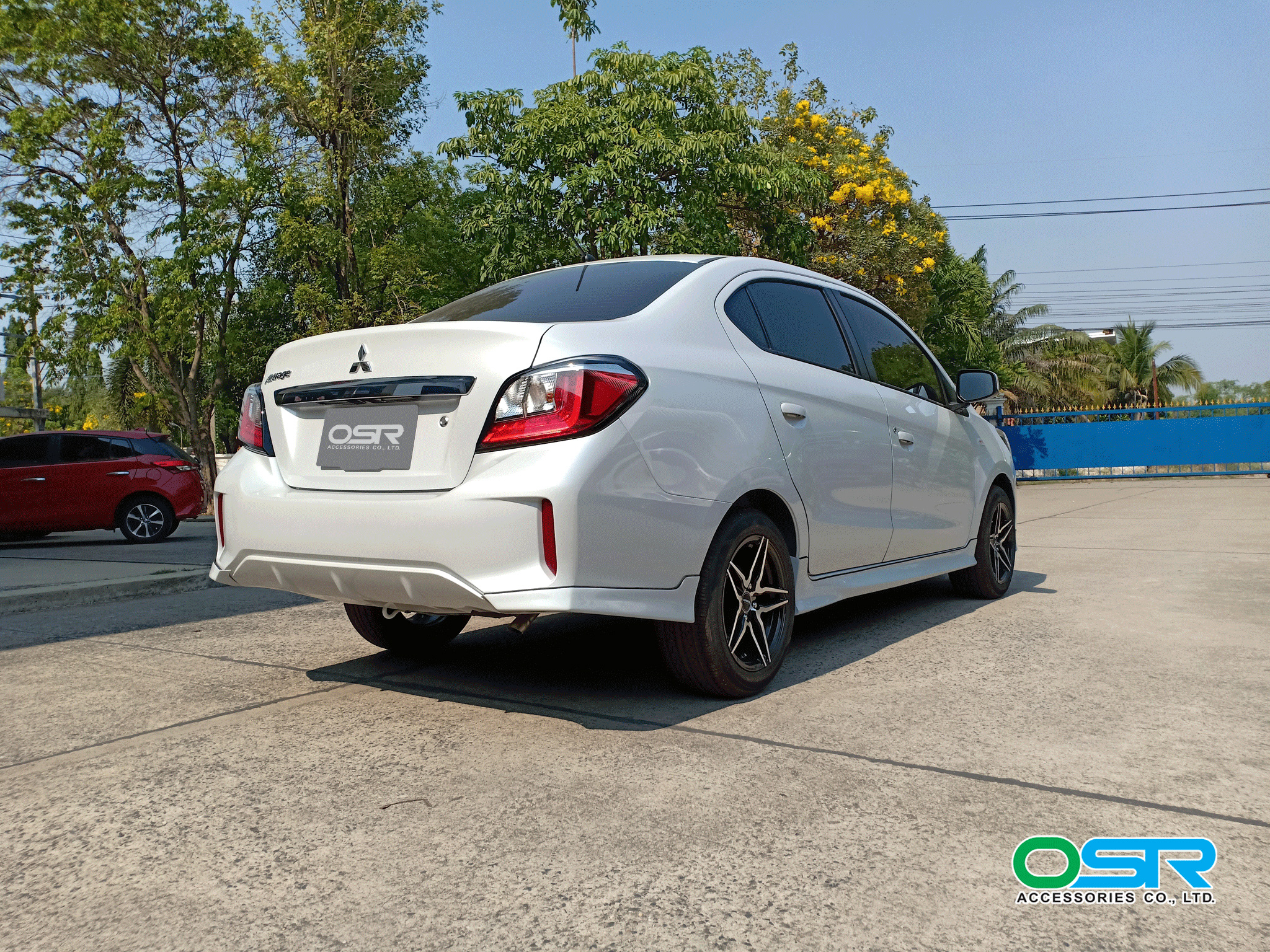 ชุดแต่งรถ สเกิร์ต-สปอยเลอร์ New Mitsubishi Attrage ทรง OEM By OSR