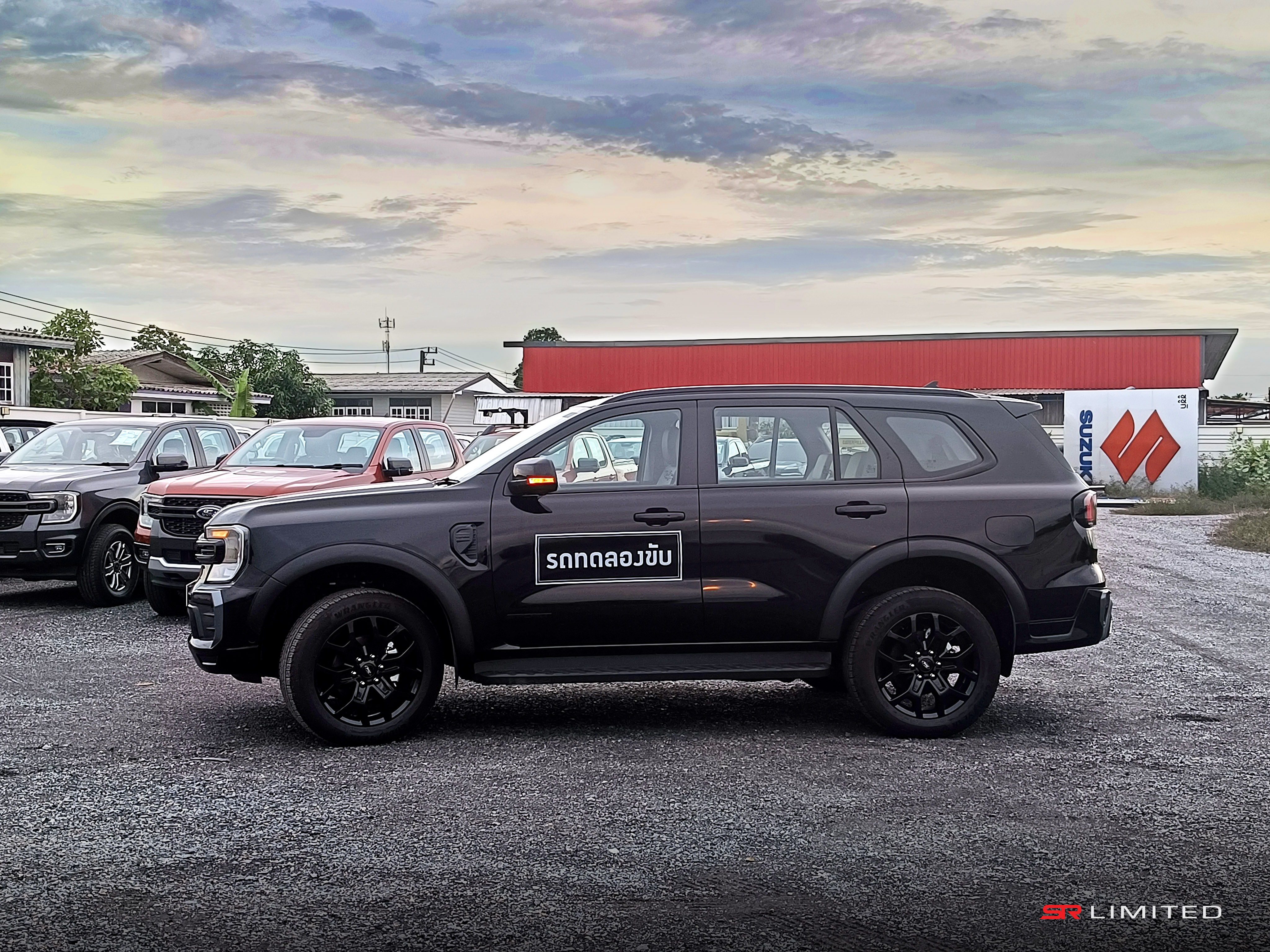 ชุดแต่งรถ-สเกิร์ต-อุปกรณ์แต่งรถ Ford Everest 2022 2023 2024 Next-Gen ทรง SR-Limited