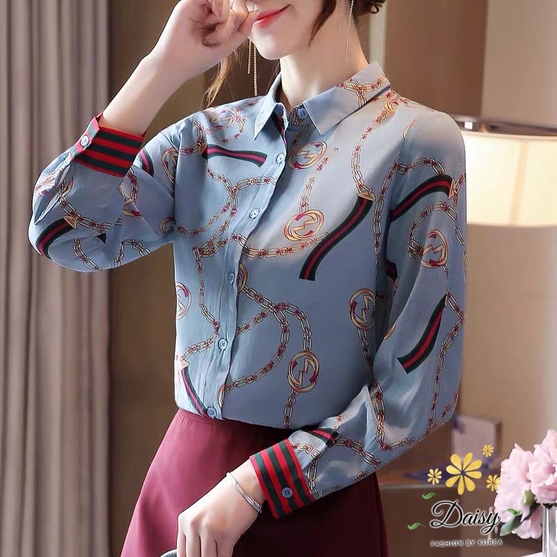 Sale++#Daisy B3568 เสื้อเชิ้ตคอปกกระดุมหน้า สีฟ้าหม่นพิมพ์ลายโซ่ ผ้าซาตินซิลค์ นิ่มใส่สบาย แบบสวยใส่ง่าย แมทช์ได้หลายชุดค่ะ สีฟ้าหม่น ไซส์ อก 40” ยาว 24” ลายแต่ละตัวอาจแตกต่างกันเล็กน้อยอยู่ที่การวางผ้า ดู