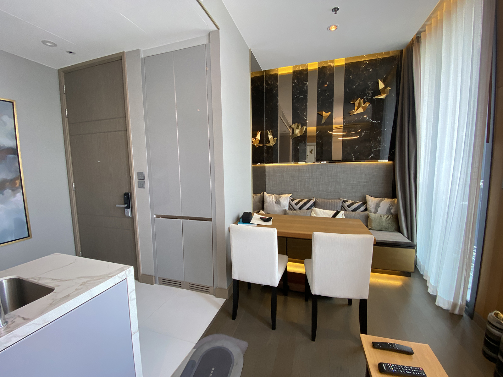 83465-ขายคอนโด The Esse at Singha Complex ใกล้ ARL มักกะสัน