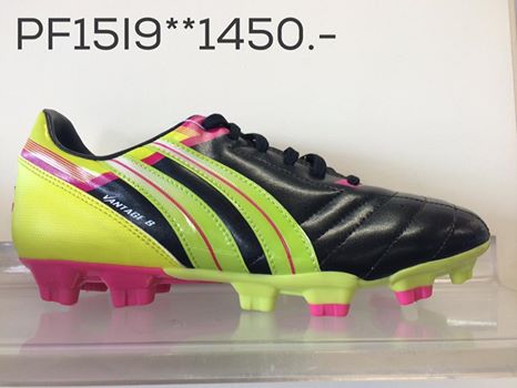 PAN สตั้ดฟุตบอล รุ่น Vantage 8 รหัส PF15I9 สีดำ เบอร์ 39-44