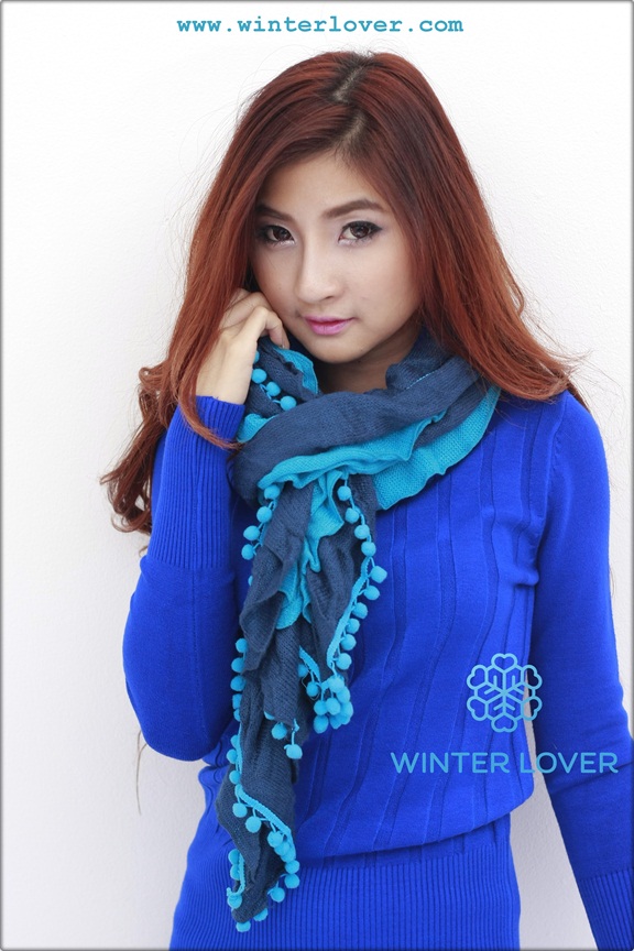 ผ้าพันคอไหมพรมสีฟ้าตัดกับสีน้ำเงินทูโทนเด้งดึ๋ง(พร้อมส่ง)