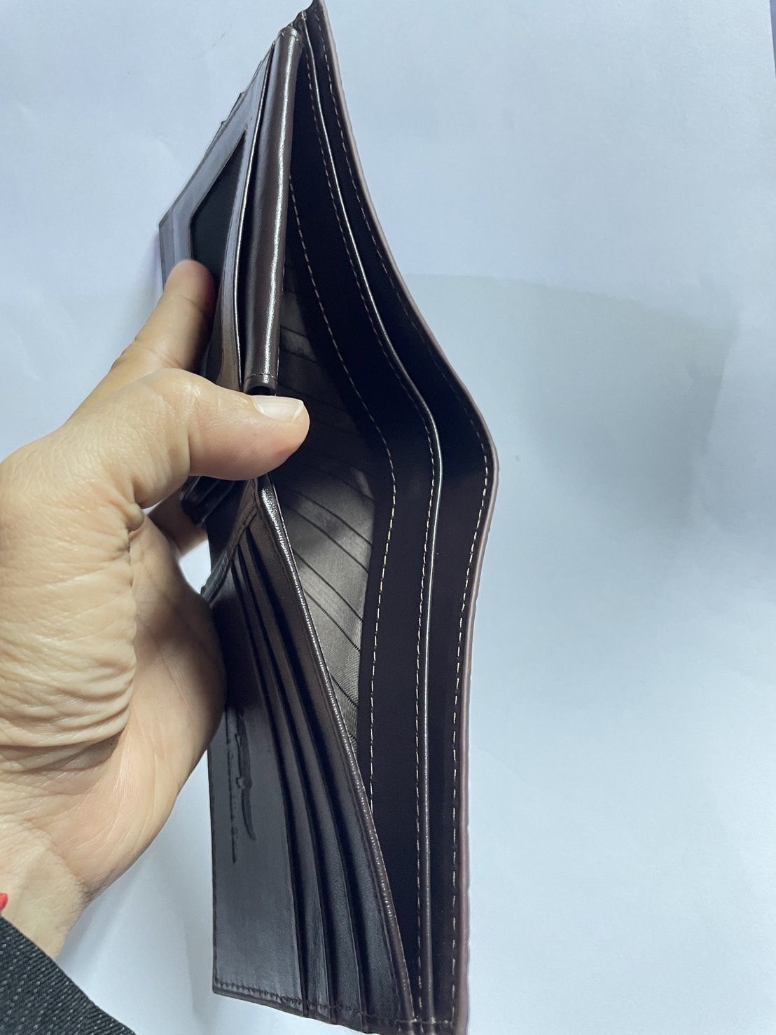 กระเป๋าหนังจระเข้แท้ หนังท้อง