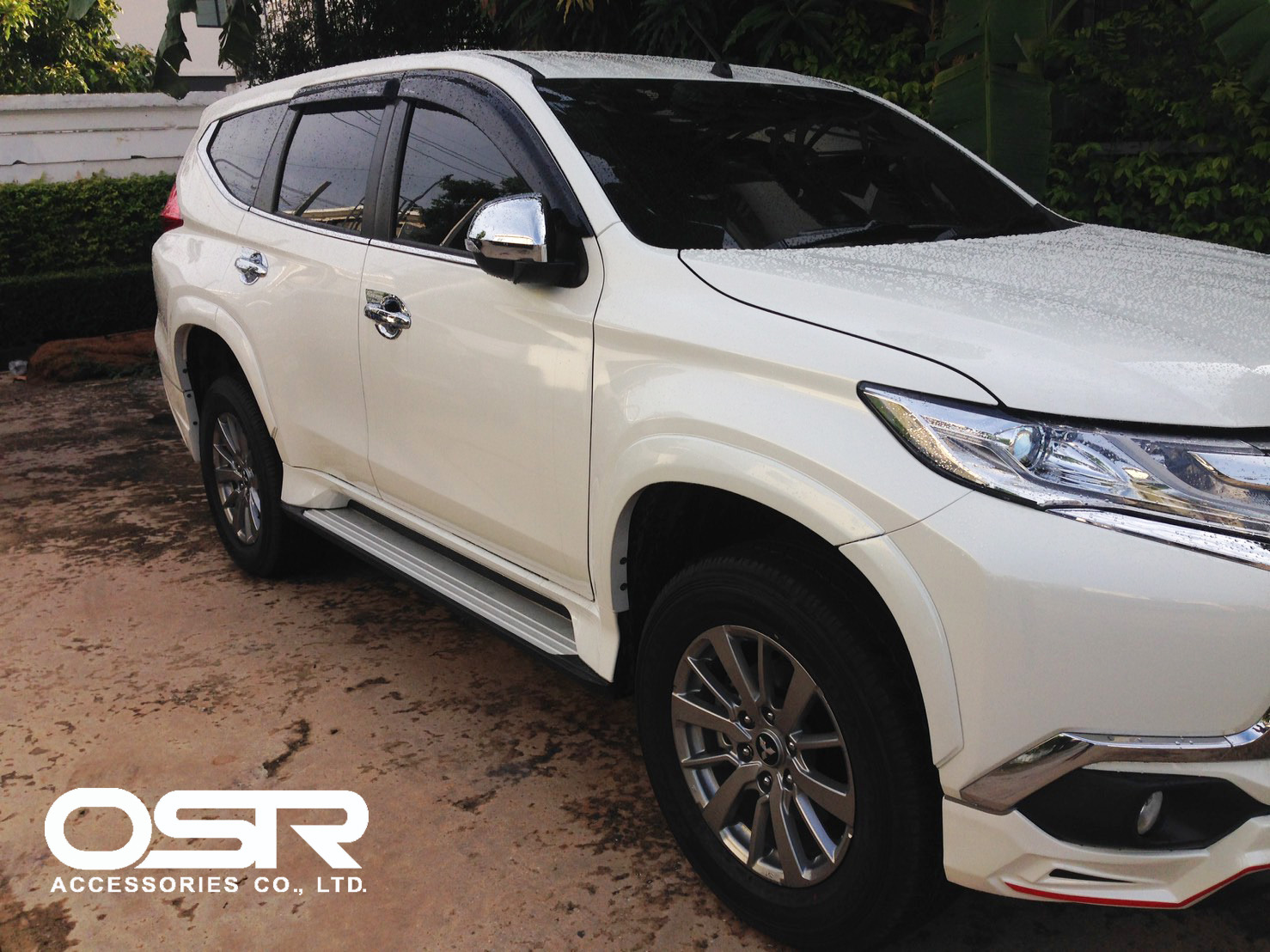 ชุดแต่งรถ สเกิร์ต-สปอยเลอร์ Pajero Sport 2016 ทรง M-Sport by OSR