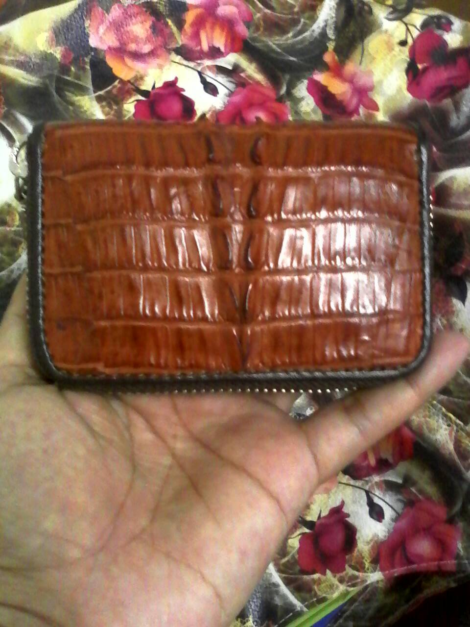 ทำจากหนังจระเข้ สีน้ำตาล