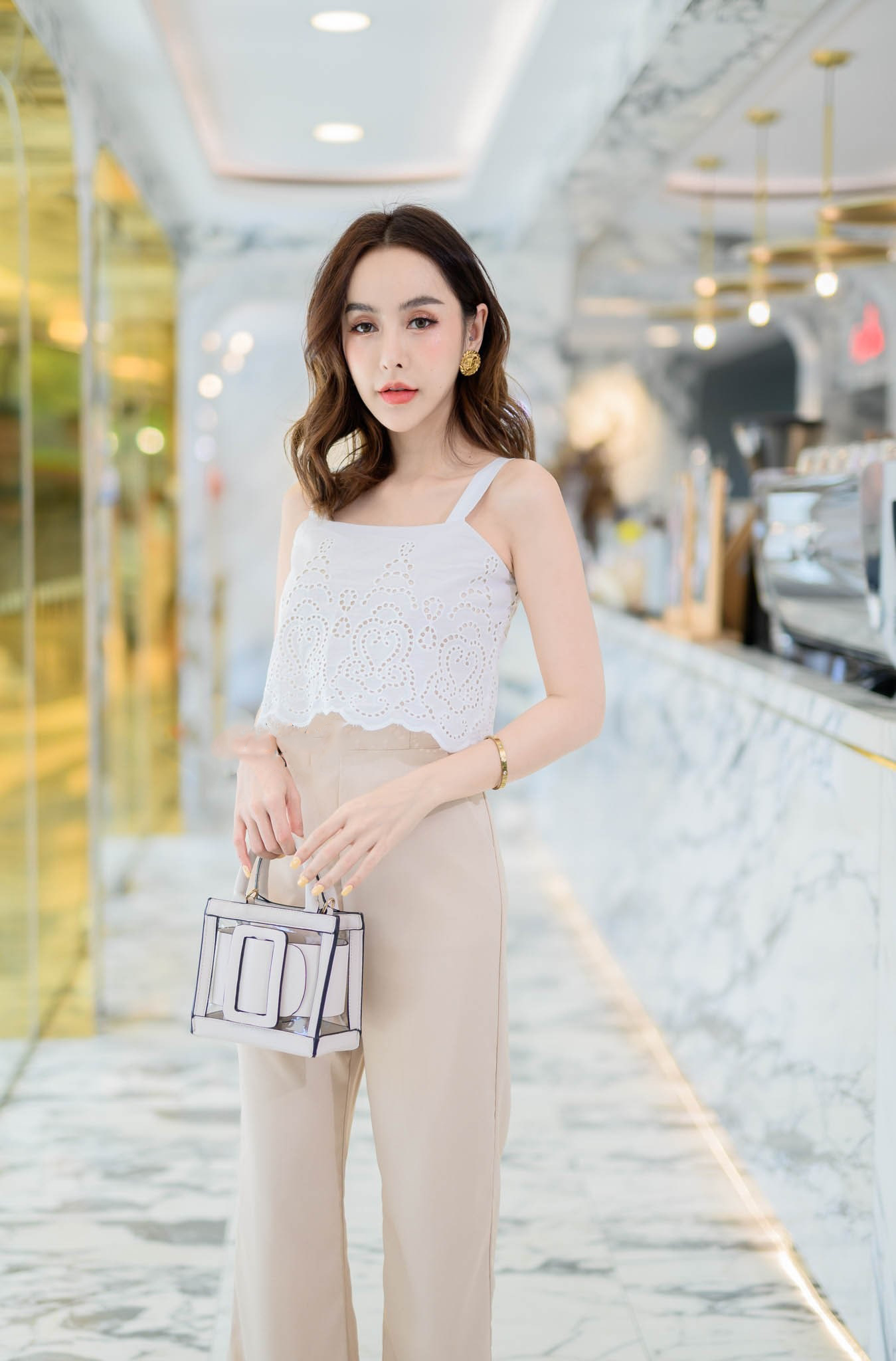 JS00107 จั๊มสูทขายาว จั๊มสูทสายเดี่ยว จั๊มสูทลูกไม้ จั๊มสูทออกงาน จั๊มสูทเกาหลี จั๊มสูทแขนกุด จั๊มสูทแฟชั่น จั๊มสูท (สีครีม)