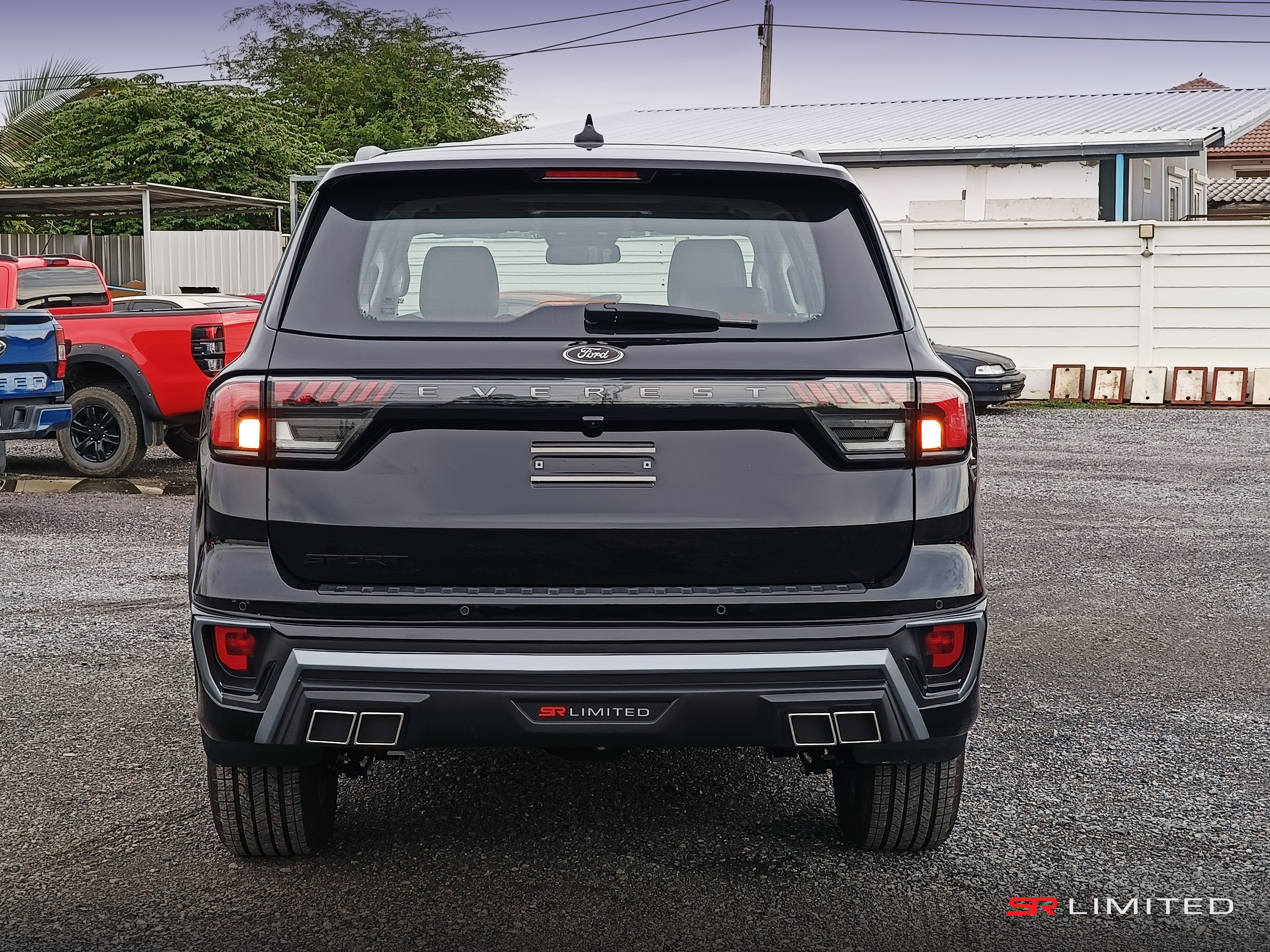 ชุดแต่งรถ-สเกิร์ต-อุปกรณ์แต่งรถ Ford Everest 2022 2023 2024 Next-Gen ทรง SR-Limited