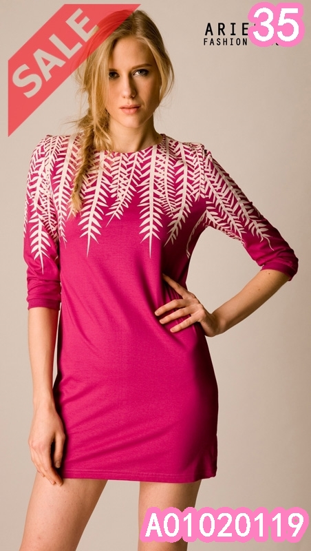 SaLe+++Aries50**A01020119**Fern** เดรสคอกลม แขนสามส่วน ลายใบเฟิร์น เรียบดูดีมีสไตล์ ใส่สบายได้หลายโอกาส ด้านหลังลายเหมือนกัน ผ้าCotton100% เนื้อนุ่มยืดได้ (นางแบบสูง 178 cm) ✳ Color : สี DGY – เทาเข้ม VLT – ม่วงอมชมพู Size : Free Size / Plus Size ▪