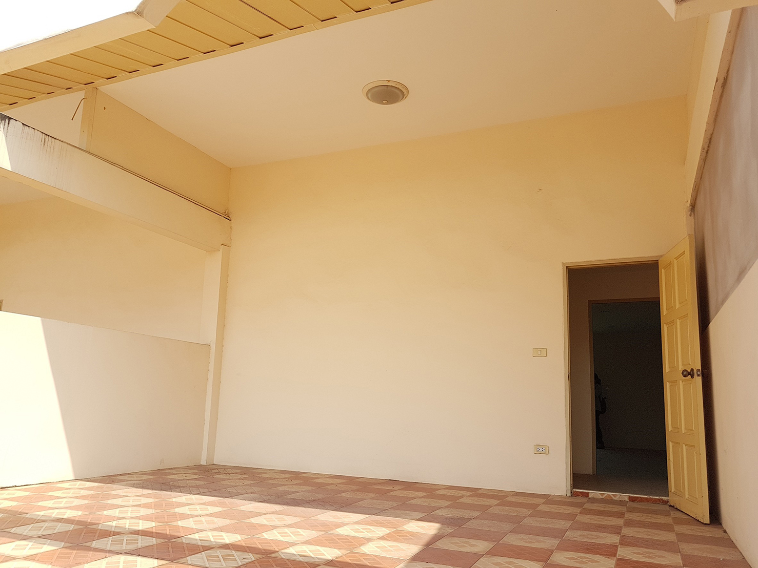 72161-ขายอาคารพาณิชย์ ถนนสุขุมวิท พัทยาใต้ บางละมุง ชลบุรี