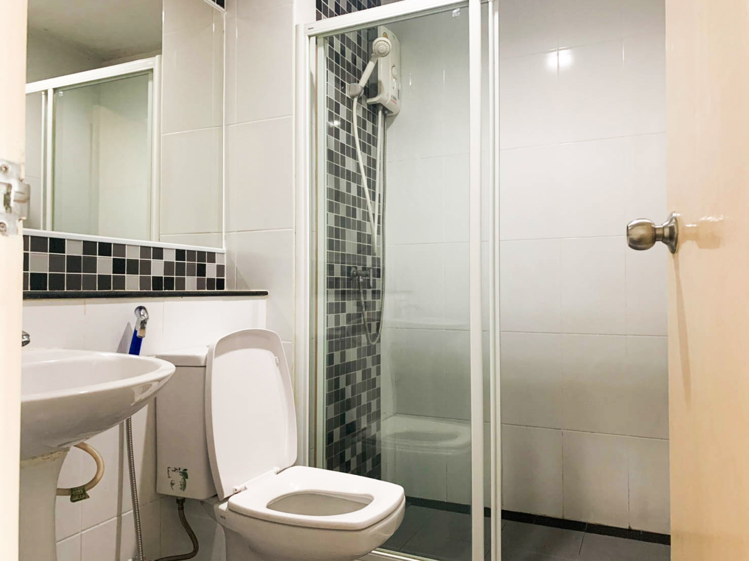 31299-ขายคอนโด รีเจ้นท์โฮม 15 มหาวิทยาลัยราชภัฏพระนคร แจ้งวัฒนะ กรุงเทพ