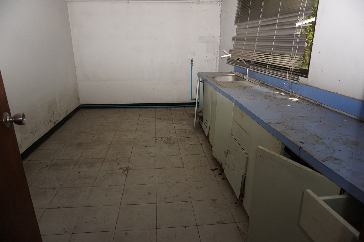 83460-ขายที่ดินพร้อมอาคารสำนักงาน ถนนโรจนะ ซอยวัดคานหาม อยุธยา