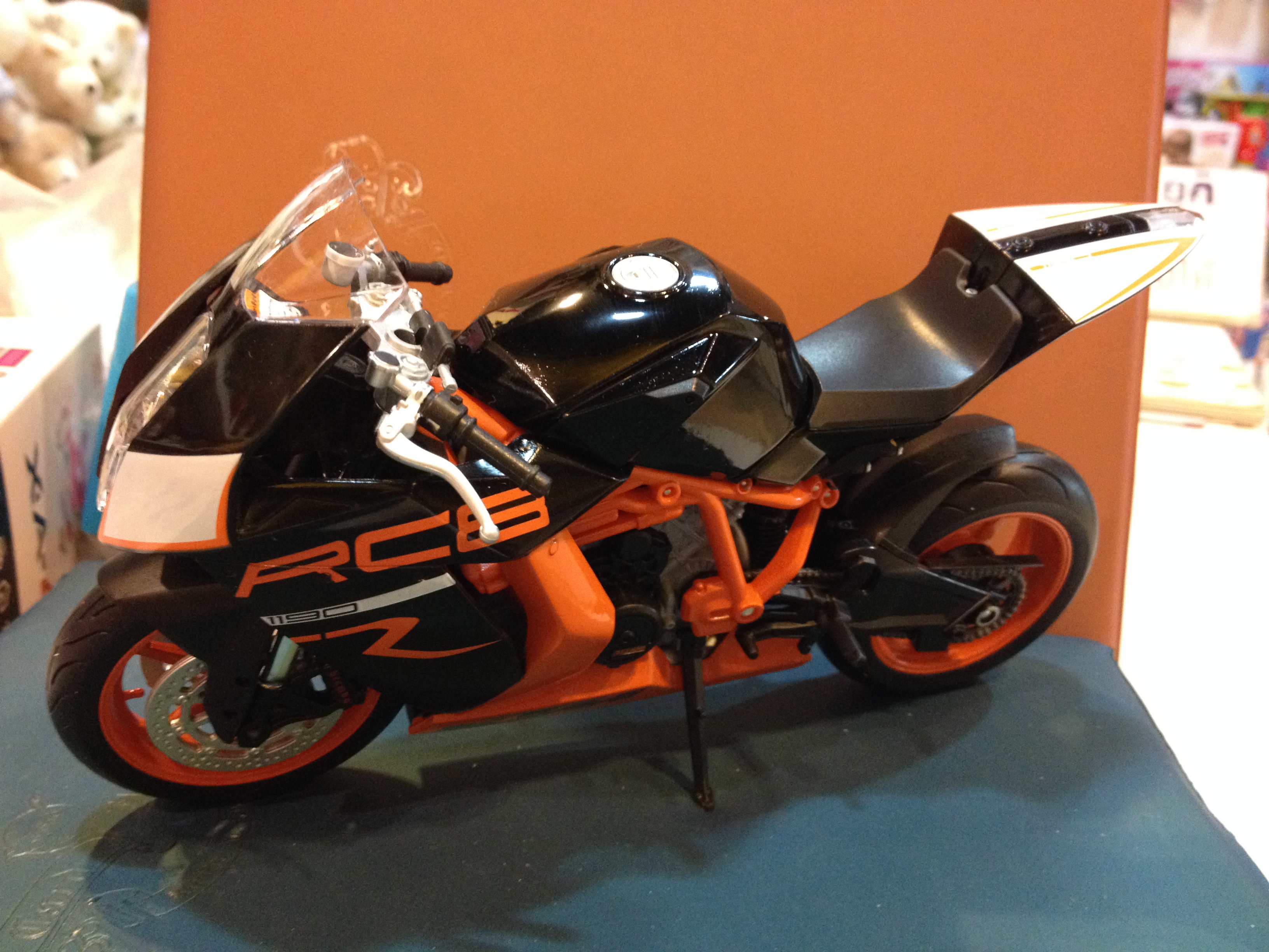 1:10 KTM 1190 RC8