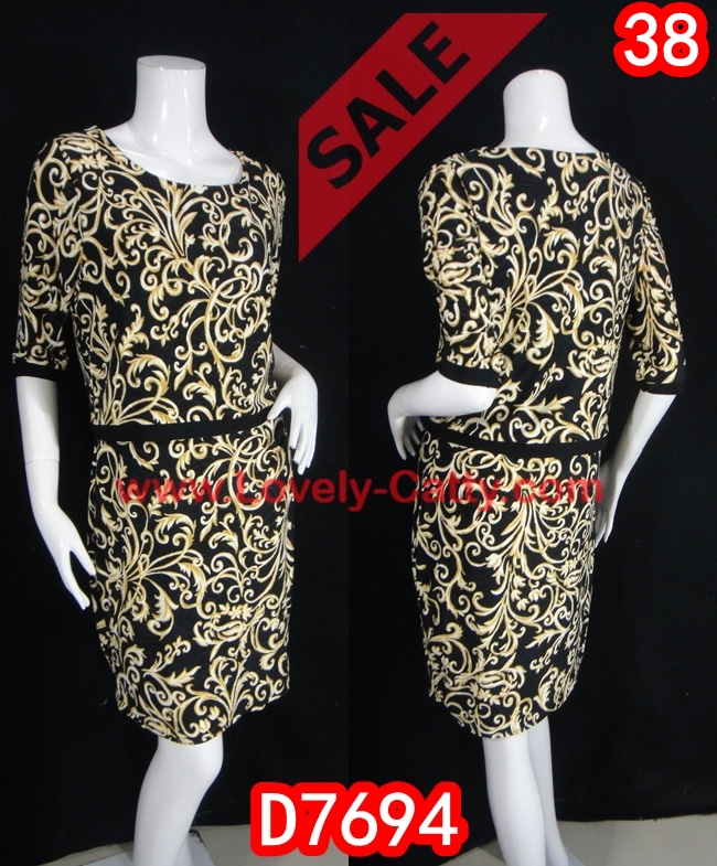 SALE++D7694**Dress Moshino ผ้าเกาหลี เหมือนใส่ 2 ชิ้น มีซับในตัว ปลายแขนและชายเสื้อกุ้นด้วยสีดำ * รอบอก 38 นิ้ว วงแขน 19 นิ้ว ปลายแขน 10 นิ้ว แขนยาว 14.5 นิ้ว ไหล่กว้าง 15 นิ้ว เอว 36 นิ้ว ความยาว 36.5 นิ้ว สะโพก 40 นิ้ว