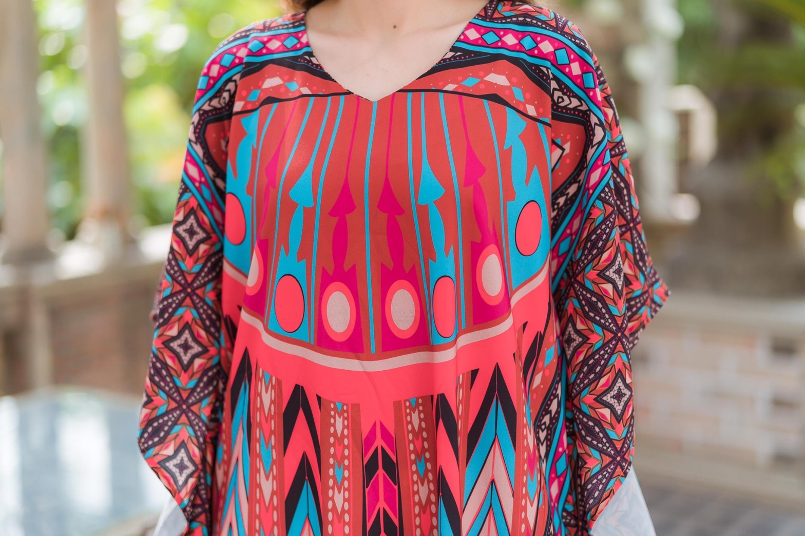 SaLe++#Cutie Minute 13954**MAXI เดรสผ้าโพลีเอสเตอร์เนื้อนิ่ม พิมพ์ลวดลายเส้นกราฟฟิก ทรงค้างคาวเหมาะกับ summer นี้เลยค่ะ อก ฟรีไซส์ 48" เอว ฟรีไซส์ 52" สะโพก ฟรีไซส์ 58" วงแขนบน 22" แขนยาว 14" (จากต้นคอ) ขอบแขนล่าง ฟรีไซส์ เดรสยาว