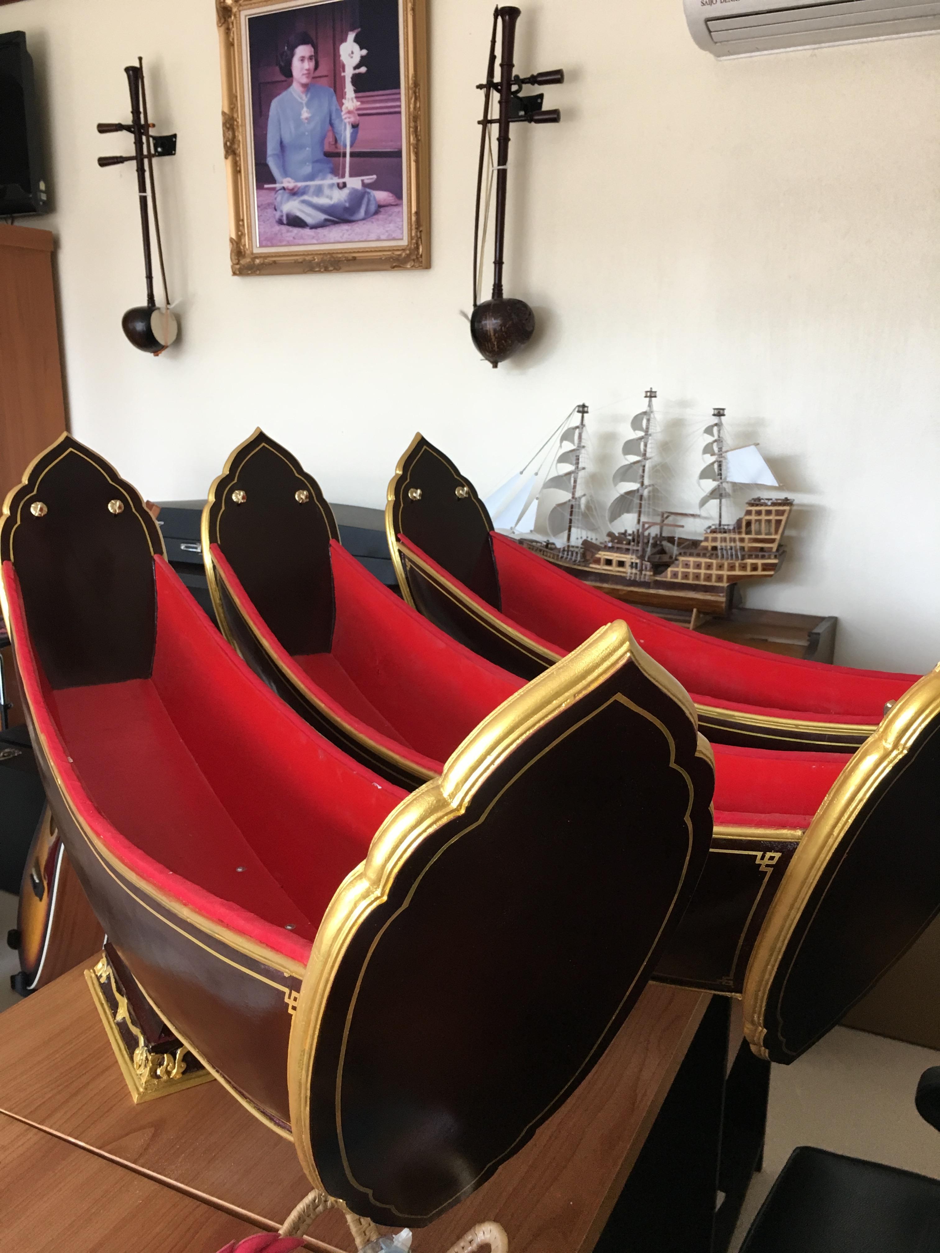 รางระนาดเอกอย่างดี ราคา 4,000 - 4,500-5,500 บาท