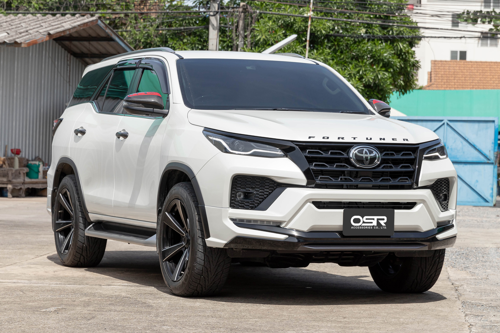ชุดแต่งรถ-สเกิร์ต-อุปกรณ์แต่งรถ Toyota Fortuner 2020 รุ่นมาตรฐาน (Facelift) ทรง Fair FD-4S